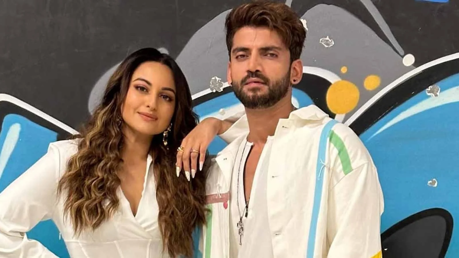 Sonakshi Sinha and Zaheer Iqbal’s Playful Airport Prank Wins Hearts Online